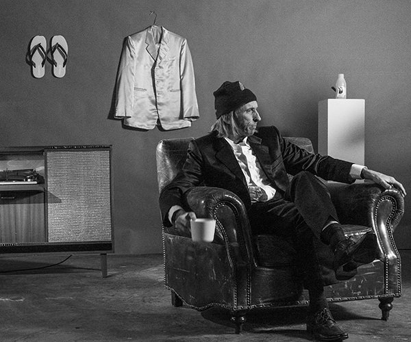 Reg Mombassa behind the scenes. Photo by Scott Dettrick.