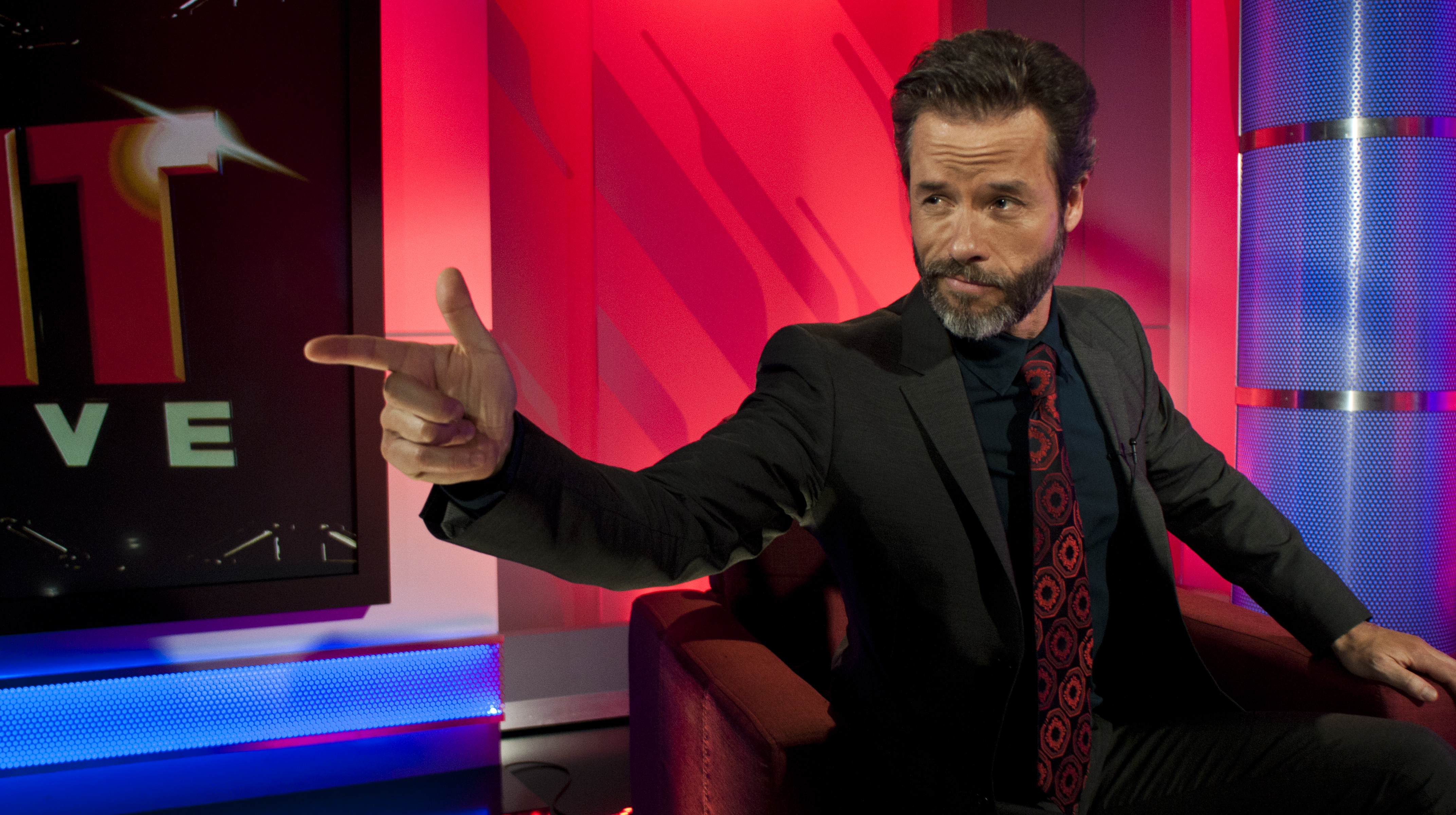 Guy Pearce stars in The Wizards of Aus.